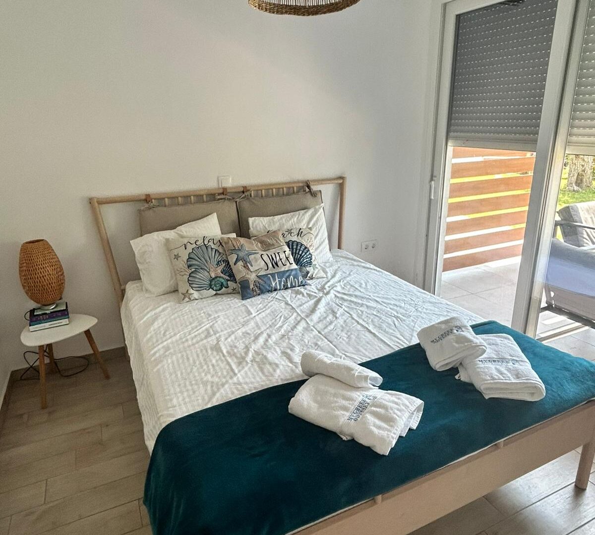 bed-greek-odyssey1